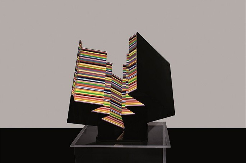 Cubo 1, 2020, madera y metal, 70 x 70 x 65 cm
